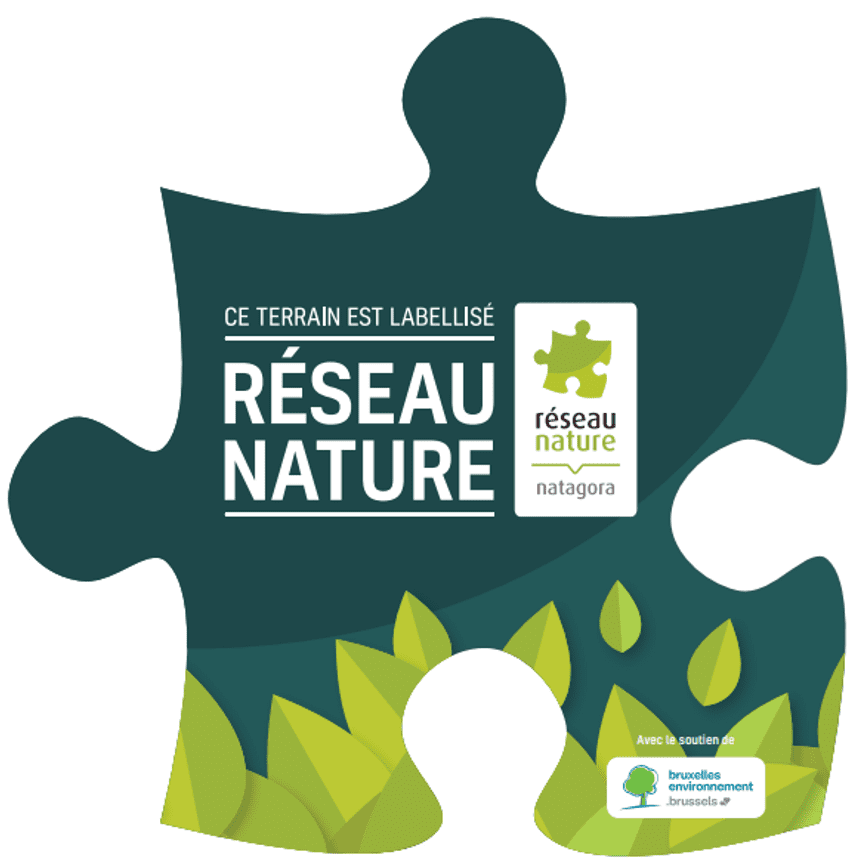 Pièce de puzzle "Ce terrain est labellisé Réseau Nature, Natagora avec le soutien de Bruxelles Environnement"